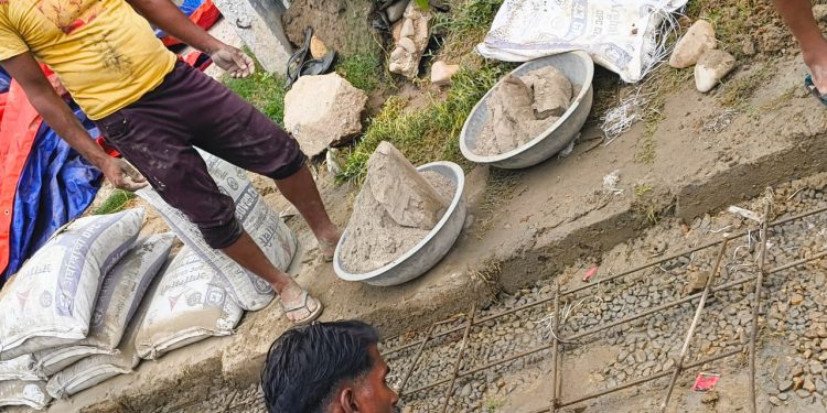 बारा को कलैया -२६ मा रोड ढलान कार्य मा अनियमितता